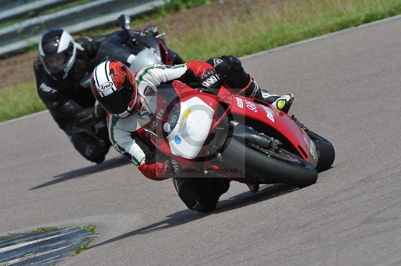 Motorcycle action photographs;Rockingham;Rockingham photographs;Trackday digital images;event digital images;eventdigitalimages;no limits trackday;peter wileman photography;rockingham corby northamptonshire;trackday;trackday photos