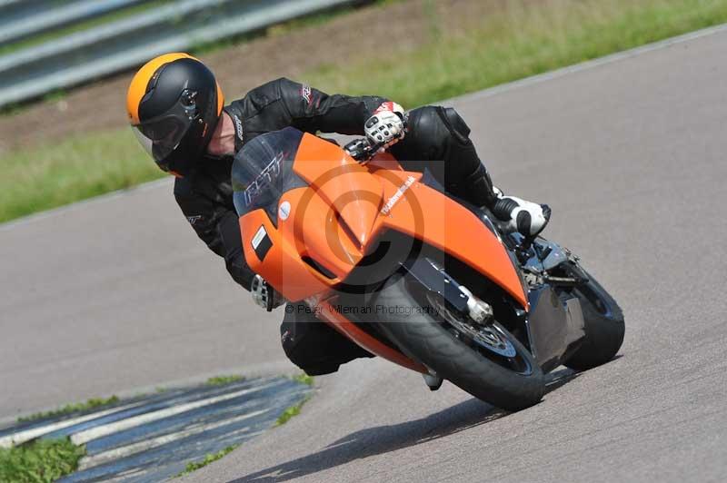 Motorcycle action photographs;Rockingham;Rockingham photographs;Trackday digital images;event digital images;eventdigitalimages;no limits trackday;peter wileman photography;rockingham corby northamptonshire;trackday;trackday photos