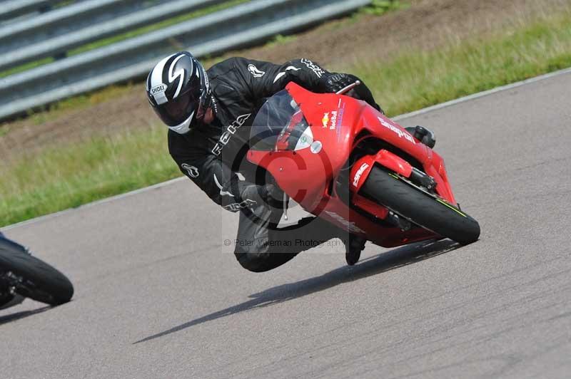 Motorcycle action photographs;Rockingham;Rockingham photographs;Trackday digital images;event digital images;eventdigitalimages;no limits trackday;peter wileman photography;rockingham corby northamptonshire;trackday;trackday photos