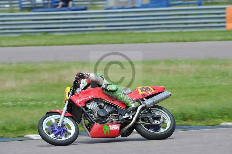 Motorcycle action photographs;Rockingham;Rockingham photographs;Trackday digital images;event digital images;eventdigitalimages;no limits trackday;peter wileman photography;rockingham corby northamptonshire;trackday;trackday photos