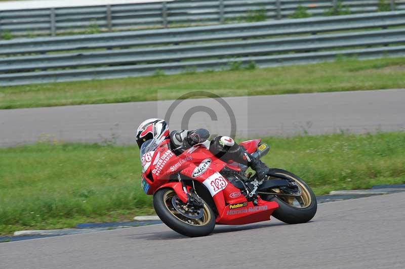 Motorcycle action photographs;Rockingham;Rockingham photographs;Trackday digital images;event digital images;eventdigitalimages;no limits trackday;peter wileman photography;rockingham corby northamptonshire;trackday;trackday photos