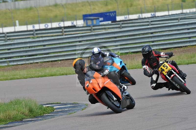 Motorcycle action photographs;Rockingham;Rockingham photographs;Trackday digital images;event digital images;eventdigitalimages;no limits trackday;peter wileman photography;rockingham corby northamptonshire;trackday;trackday photos