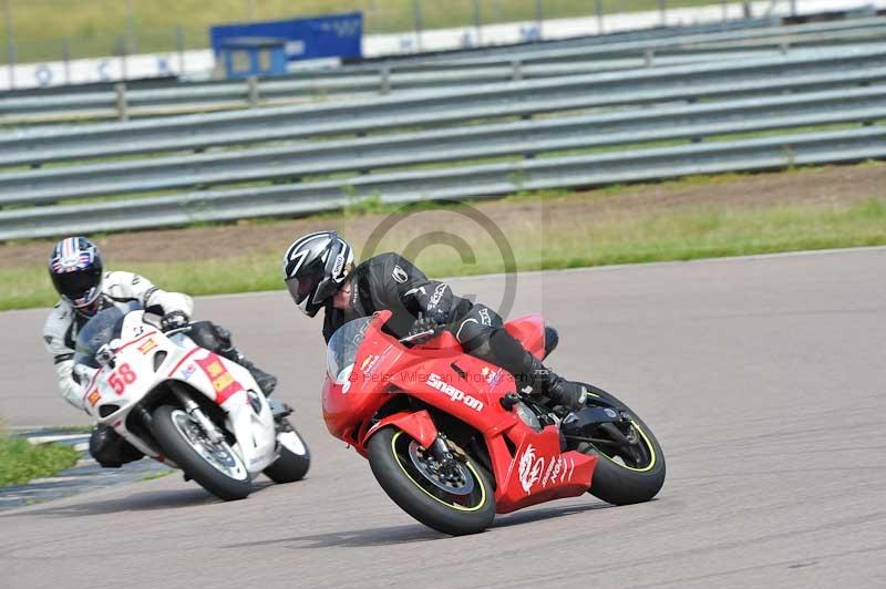 Motorcycle action photographs;Rockingham;Rockingham photographs;Trackday digital images;event digital images;eventdigitalimages;no limits trackday;peter wileman photography;rockingham corby northamptonshire;trackday;trackday photos