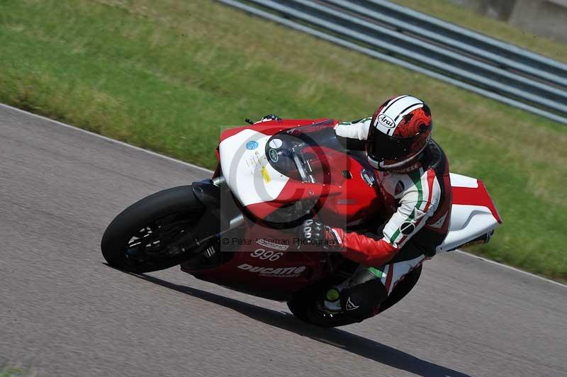 Motorcycle action photographs;Rockingham;Rockingham photographs;Trackday digital images;event digital images;eventdigitalimages;no limits trackday;peter wileman photography;rockingham corby northamptonshire;trackday;trackday photos