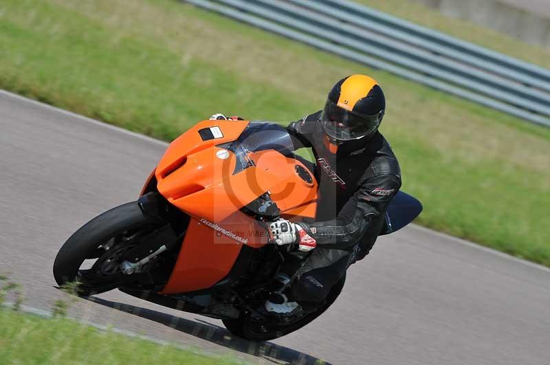 Motorcycle action photographs;Rockingham;Rockingham photographs;Trackday digital images;event digital images;eventdigitalimages;no limits trackday;peter wileman photography;rockingham corby northamptonshire;trackday;trackday photos