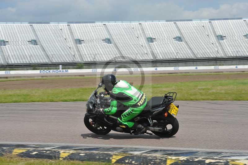 Rockingham no limits trackday;enduro digital images;event digital images;eventdigitalimages;no limits trackdays;peter wileman photography;racing digital images;rockingham raceway northamptonshire;rockingham trackday photographs;trackday digital images;trackday photos