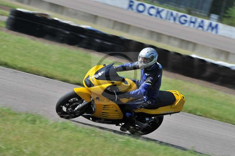 Rockingham no limits trackday;enduro digital images;event digital images;eventdigitalimages;no limits trackdays;peter wileman photography;racing digital images;rockingham raceway northamptonshire;rockingham trackday photographs;trackday digital images;trackday photos