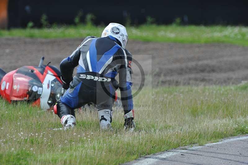 Rockingham no limits trackday;enduro digital images;event digital images;eventdigitalimages;no limits trackdays;peter wileman photography;racing digital images;rockingham raceway northamptonshire;rockingham trackday photographs;trackday digital images;trackday photos