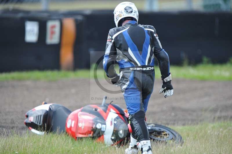 Rockingham no limits trackday;enduro digital images;event digital images;eventdigitalimages;no limits trackdays;peter wileman photography;racing digital images;rockingham raceway northamptonshire;rockingham trackday photographs;trackday digital images;trackday photos