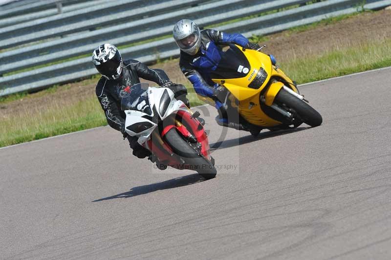 Rockingham no limits trackday;enduro digital images;event digital images;eventdigitalimages;no limits trackdays;peter wileman photography;racing digital images;rockingham raceway northamptonshire;rockingham trackday photographs;trackday digital images;trackday photos