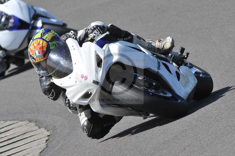 Rockingham no limits trackday;enduro digital images;event digital images;eventdigitalimages;no limits trackdays;peter wileman photography;racing digital images;rockingham raceway northamptonshire;rockingham trackday photographs;trackday digital images;trackday photos