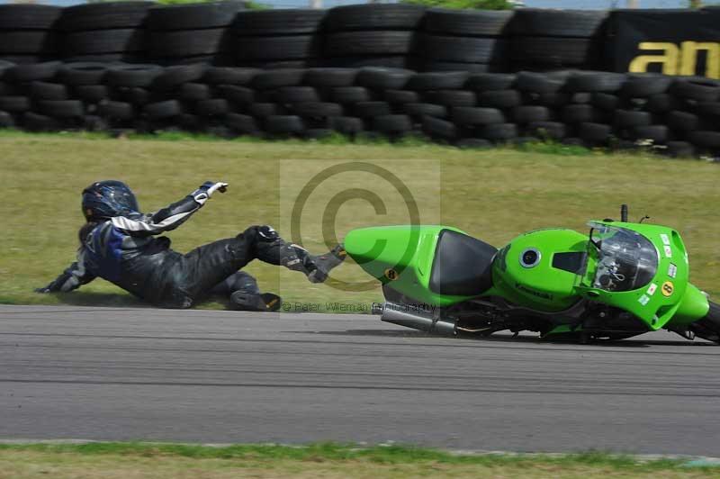 Rockingham no limits trackday;enduro digital images;event digital images;eventdigitalimages;no limits trackdays;peter wileman photography;racing digital images;rockingham raceway northamptonshire;rockingham trackday photographs;trackday digital images;trackday photos