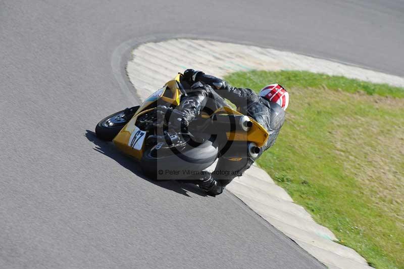 Rockingham no limits trackday;enduro digital images;event digital images;eventdigitalimages;no limits trackdays;peter wileman photography;racing digital images;rockingham raceway northamptonshire;rockingham trackday photographs;trackday digital images;trackday photos