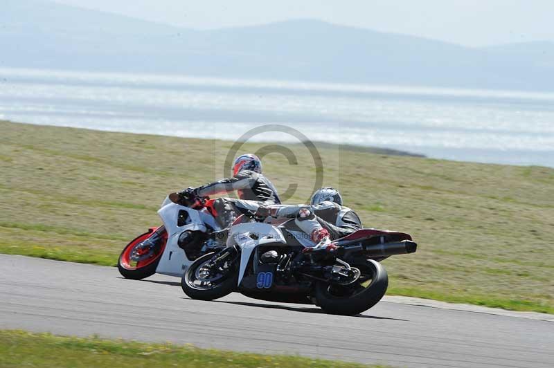 Rockingham no limits trackday;enduro digital images;event digital images;eventdigitalimages;no limits trackdays;peter wileman photography;racing digital images;rockingham raceway northamptonshire;rockingham trackday photographs;trackday digital images;trackday photos