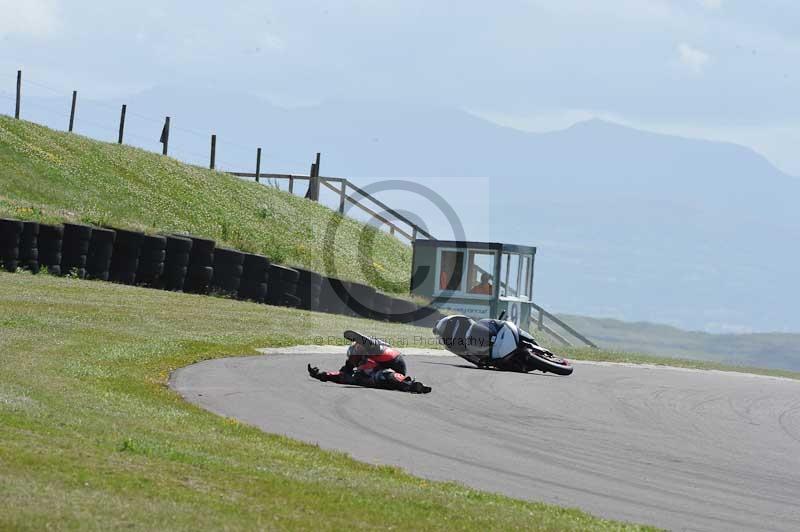 anglesey no limits trackday;anglesey photographs;anglesey trackday photographs;enduro digital images;event digital images;eventdigitalimages;no limits trackdays;peter wileman photography;racing digital images;trac mon;trackday digital images;trackday photos;ty croes