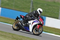 Motorcycle-action-photographs;donington;donington-park-leicestershire;donington-photographs;event-digital-images;eventdigitalimages;no-limits-trackday;peter-wileman-photography;trackday;trackday-digital-images;trackday-photos