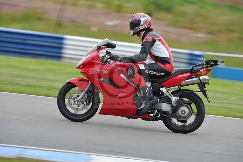 Motorcycle action photographs;donington;donington park leicestershire;donington photographs;event digital images;eventdigitalimages;no limits trackday;peter wileman photography;trackday;trackday digital images;trackday photos