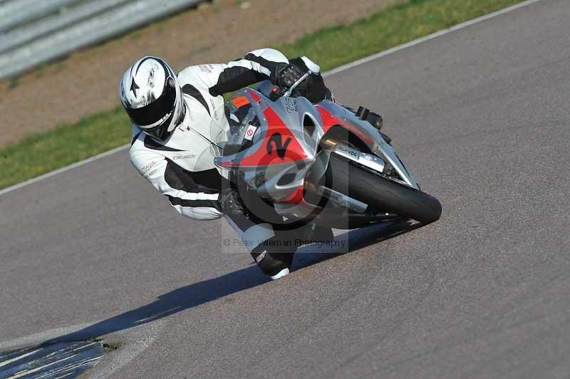 Rockingham no limits trackday;enduro digital images;event digital images;eventdigitalimages;no limits trackdays;peter wileman photography;racing digital images;rockingham raceway northamptonshire;rockingham trackday photographs;trackday digital images;trackday photos