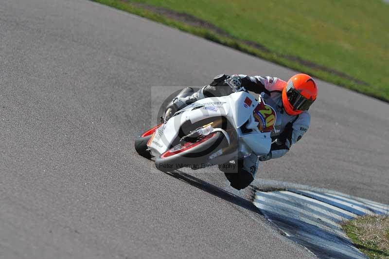 Rockingham no limits trackday;enduro digital images;event digital images;eventdigitalimages;no limits trackdays;peter wileman photography;racing digital images;rockingham raceway northamptonshire;rockingham trackday photographs;trackday digital images;trackday photos