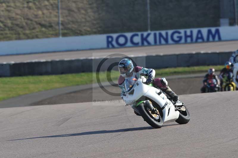 Rockingham no limits trackday;enduro digital images;event digital images;eventdigitalimages;no limits trackdays;peter wileman photography;racing digital images;rockingham raceway northamptonshire;rockingham trackday photographs;trackday digital images;trackday photos