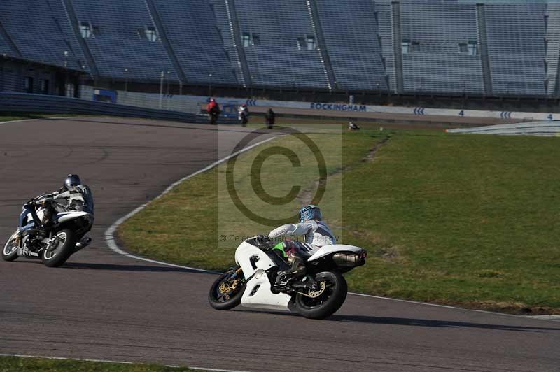 Rockingham no limits trackday;enduro digital images;event digital images;eventdigitalimages;no limits trackdays;peter wileman photography;racing digital images;rockingham raceway northamptonshire;rockingham trackday photographs;trackday digital images;trackday photos