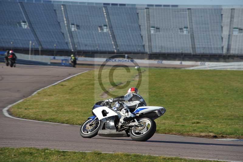 Rockingham no limits trackday;enduro digital images;event digital images;eventdigitalimages;no limits trackdays;peter wileman photography;racing digital images;rockingham raceway northamptonshire;rockingham trackday photographs;trackday digital images;trackday photos