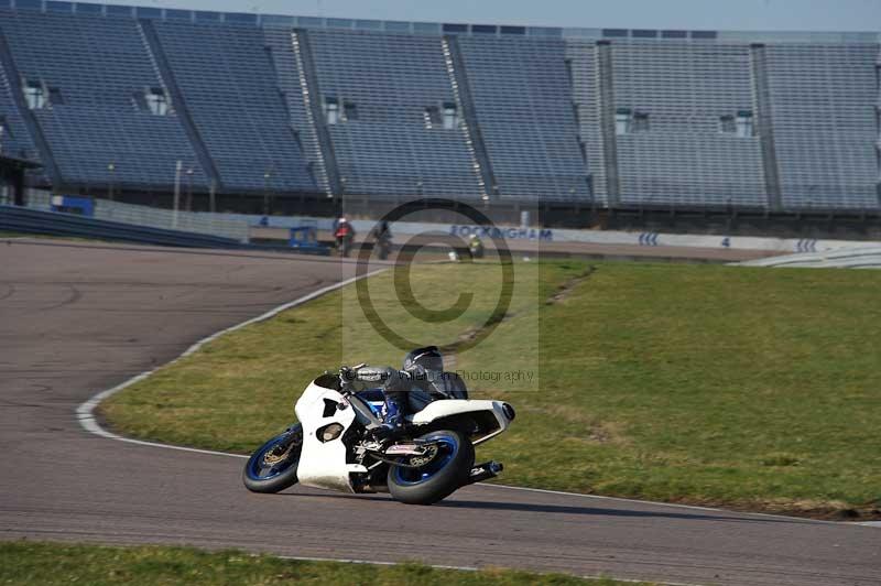 Rockingham no limits trackday;enduro digital images;event digital images;eventdigitalimages;no limits trackdays;peter wileman photography;racing digital images;rockingham raceway northamptonshire;rockingham trackday photographs;trackday digital images;trackday photos