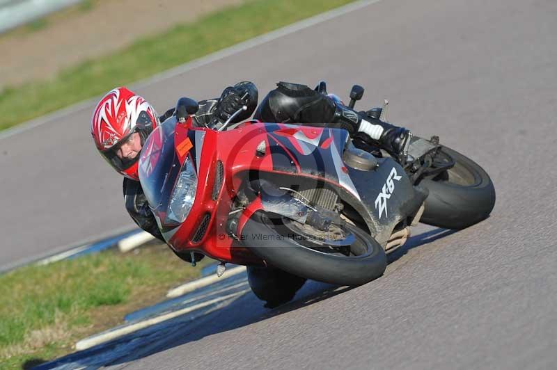 Rockingham no limits trackday;enduro digital images;event digital images;eventdigitalimages;no limits trackdays;peter wileman photography;racing digital images;rockingham raceway northamptonshire;rockingham trackday photographs;trackday digital images;trackday photos