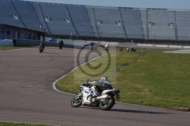 Rockingham no limits trackday;enduro digital images;event digital images;eventdigitalimages;no limits trackdays;peter wileman photography;racing digital images;rockingham raceway northamptonshire;rockingham trackday photographs;trackday digital images;trackday photos