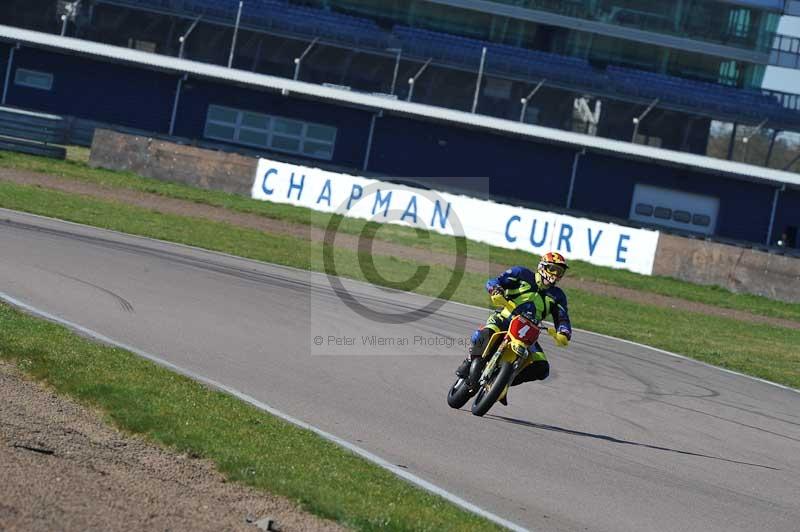 Rockingham no limits trackday;enduro digital images;event digital images;eventdigitalimages;no limits trackdays;peter wileman photography;racing digital images;rockingham raceway northamptonshire;rockingham trackday photographs;trackday digital images;trackday photos