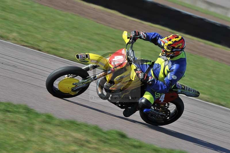 Rockingham no limits trackday;enduro digital images;event digital images;eventdigitalimages;no limits trackdays;peter wileman photography;racing digital images;rockingham raceway northamptonshire;rockingham trackday photographs;trackday digital images;trackday photos