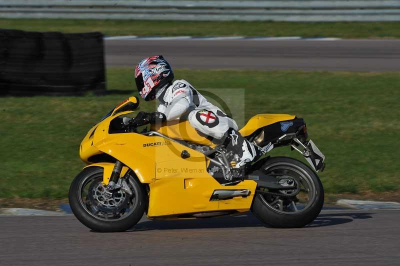 Rockingham no limits trackday;enduro digital images;event digital images;eventdigitalimages;no limits trackdays;peter wileman photography;racing digital images;rockingham raceway northamptonshire;rockingham trackday photographs;trackday digital images;trackday photos