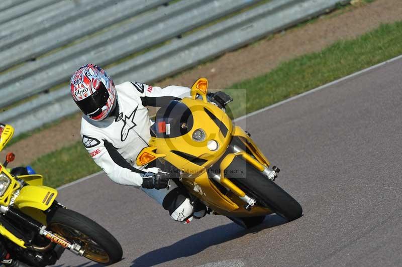 Rockingham no limits trackday;enduro digital images;event digital images;eventdigitalimages;no limits trackdays;peter wileman photography;racing digital images;rockingham raceway northamptonshire;rockingham trackday photographs;trackday digital images;trackday photos