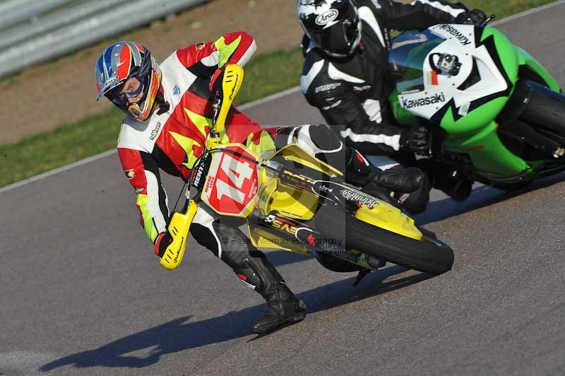 Rockingham no limits trackday;enduro digital images;event digital images;eventdigitalimages;no limits trackdays;peter wileman photography;racing digital images;rockingham raceway northamptonshire;rockingham trackday photographs;trackday digital images;trackday photos