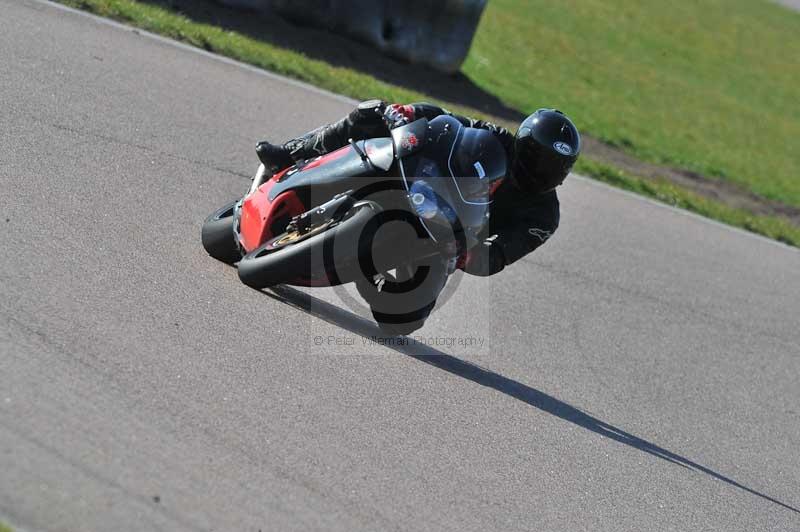 Rockingham no limits trackday;enduro digital images;event digital images;eventdigitalimages;no limits trackdays;peter wileman photography;racing digital images;rockingham raceway northamptonshire;rockingham trackday photographs;trackday digital images;trackday photos