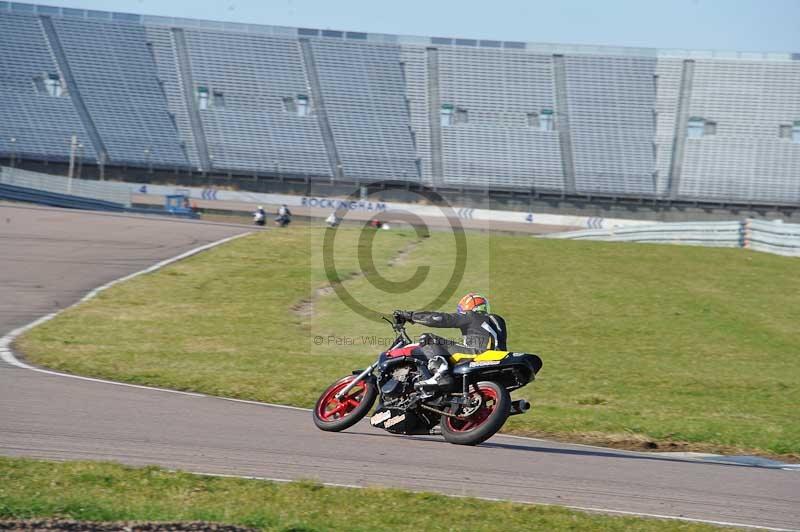 Rockingham no limits trackday;enduro digital images;event digital images;eventdigitalimages;no limits trackdays;peter wileman photography;racing digital images;rockingham raceway northamptonshire;rockingham trackday photographs;trackday digital images;trackday photos