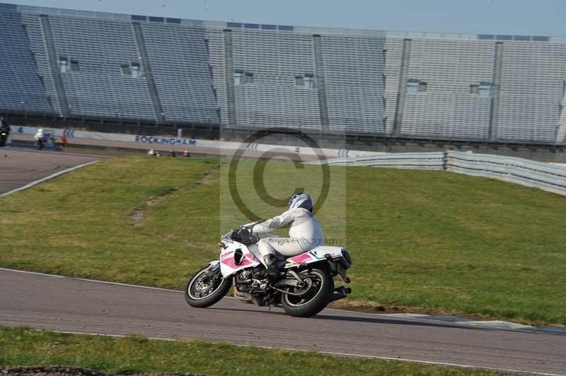 Rockingham no limits trackday;enduro digital images;event digital images;eventdigitalimages;no limits trackdays;peter wileman photography;racing digital images;rockingham raceway northamptonshire;rockingham trackday photographs;trackday digital images;trackday photos