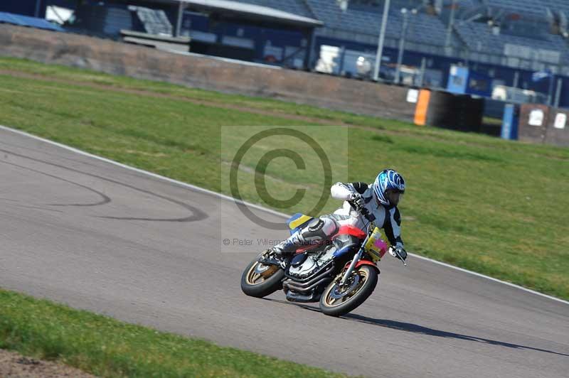 Rockingham no limits trackday;enduro digital images;event digital images;eventdigitalimages;no limits trackdays;peter wileman photography;racing digital images;rockingham raceway northamptonshire;rockingham trackday photographs;trackday digital images;trackday photos