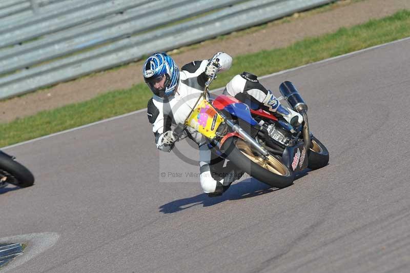 Rockingham no limits trackday;enduro digital images;event digital images;eventdigitalimages;no limits trackdays;peter wileman photography;racing digital images;rockingham raceway northamptonshire;rockingham trackday photographs;trackday digital images;trackday photos