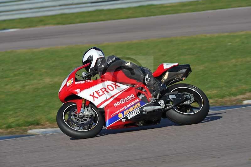 Rockingham no limits trackday;enduro digital images;event digital images;eventdigitalimages;no limits trackdays;peter wileman photography;racing digital images;rockingham raceway northamptonshire;rockingham trackday photographs;trackday digital images;trackday photos