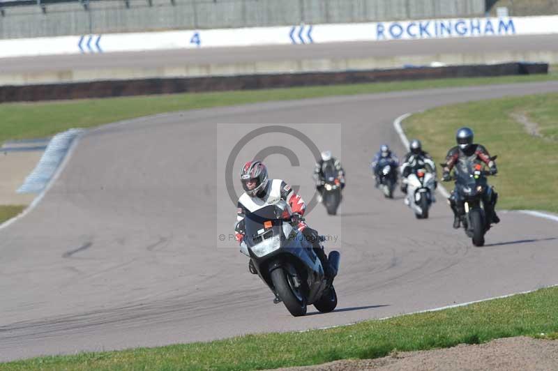 Rockingham no limits trackday;enduro digital images;event digital images;eventdigitalimages;no limits trackdays;peter wileman photography;racing digital images;rockingham raceway northamptonshire;rockingham trackday photographs;trackday digital images;trackday photos