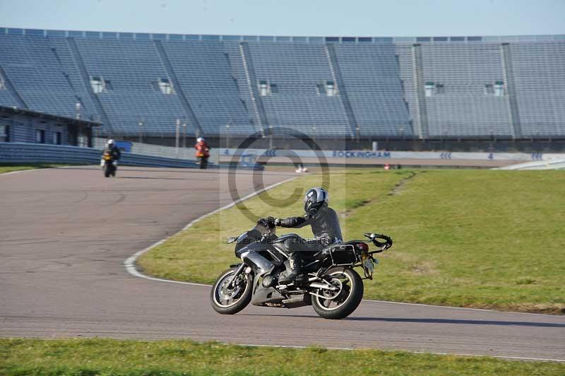 Rockingham no limits trackday;enduro digital images;event digital images;eventdigitalimages;no limits trackdays;peter wileman photography;racing digital images;rockingham raceway northamptonshire;rockingham trackday photographs;trackday digital images;trackday photos