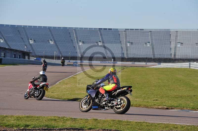 Rockingham no limits trackday;enduro digital images;event digital images;eventdigitalimages;no limits trackdays;peter wileman photography;racing digital images;rockingham raceway northamptonshire;rockingham trackday photographs;trackday digital images;trackday photos