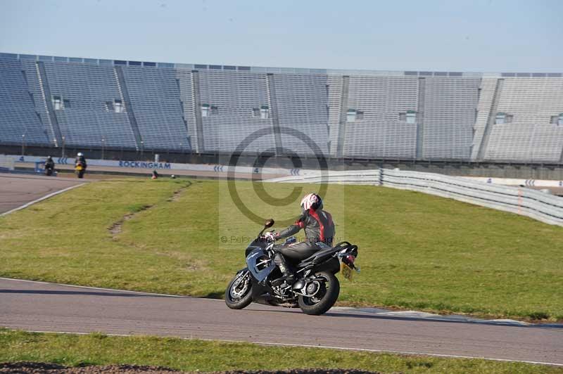 Rockingham no limits trackday;enduro digital images;event digital images;eventdigitalimages;no limits trackdays;peter wileman photography;racing digital images;rockingham raceway northamptonshire;rockingham trackday photographs;trackday digital images;trackday photos