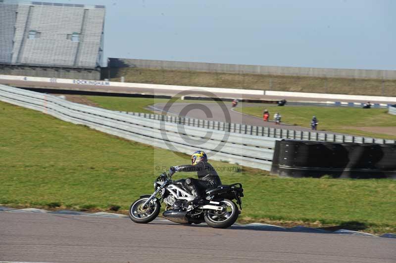 Rockingham no limits trackday;enduro digital images;event digital images;eventdigitalimages;no limits trackdays;peter wileman photography;racing digital images;rockingham raceway northamptonshire;rockingham trackday photographs;trackday digital images;trackday photos