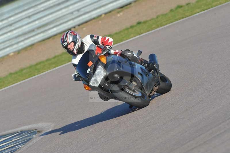 Rockingham no limits trackday;enduro digital images;event digital images;eventdigitalimages;no limits trackdays;peter wileman photography;racing digital images;rockingham raceway northamptonshire;rockingham trackday photographs;trackday digital images;trackday photos