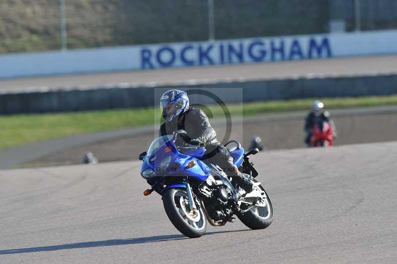 Rockingham no limits trackday;enduro digital images;event digital images;eventdigitalimages;no limits trackdays;peter wileman photography;racing digital images;rockingham raceway northamptonshire;rockingham trackday photographs;trackday digital images;trackday photos