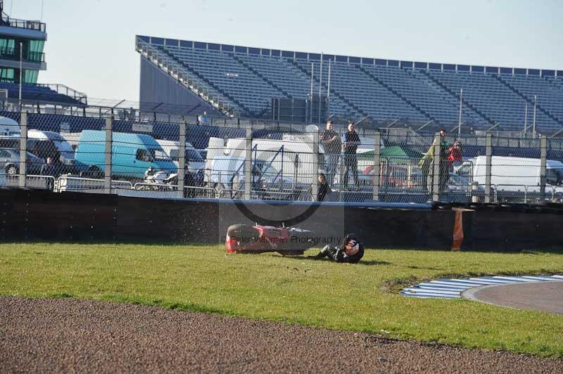 Rockingham no limits trackday;enduro digital images;event digital images;eventdigitalimages;no limits trackdays;peter wileman photography;racing digital images;rockingham raceway northamptonshire;rockingham trackday photographs;trackday digital images;trackday photos