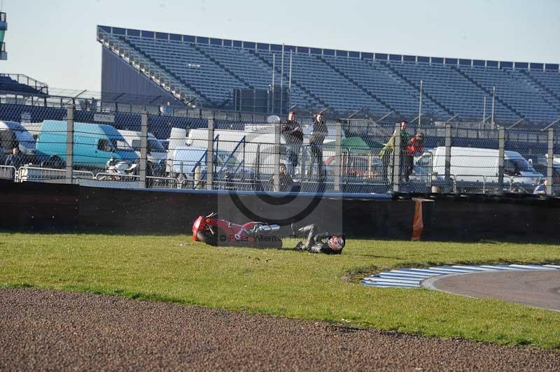 Rockingham no limits trackday;enduro digital images;event digital images;eventdigitalimages;no limits trackdays;peter wileman photography;racing digital images;rockingham raceway northamptonshire;rockingham trackday photographs;trackday digital images;trackday photos