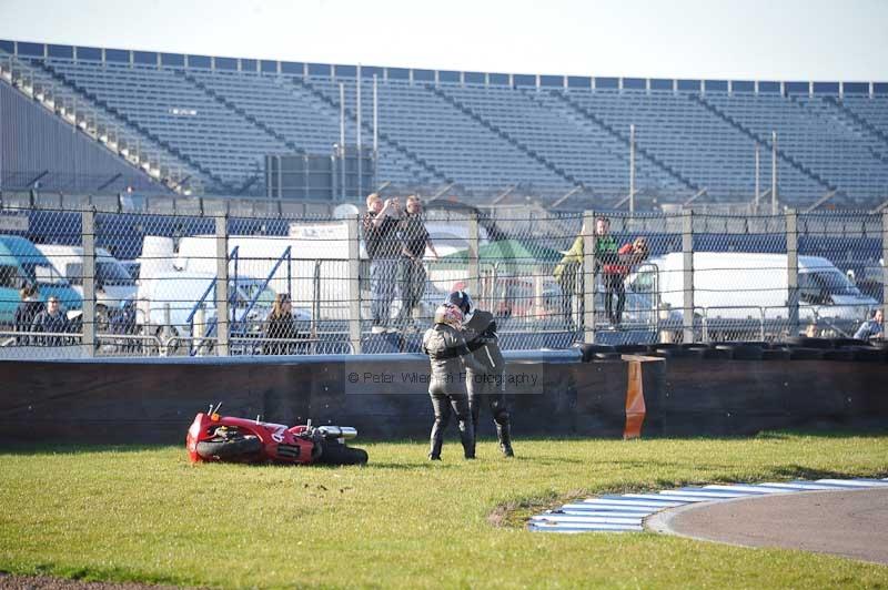 Rockingham no limits trackday;enduro digital images;event digital images;eventdigitalimages;no limits trackdays;peter wileman photography;racing digital images;rockingham raceway northamptonshire;rockingham trackday photographs;trackday digital images;trackday photos